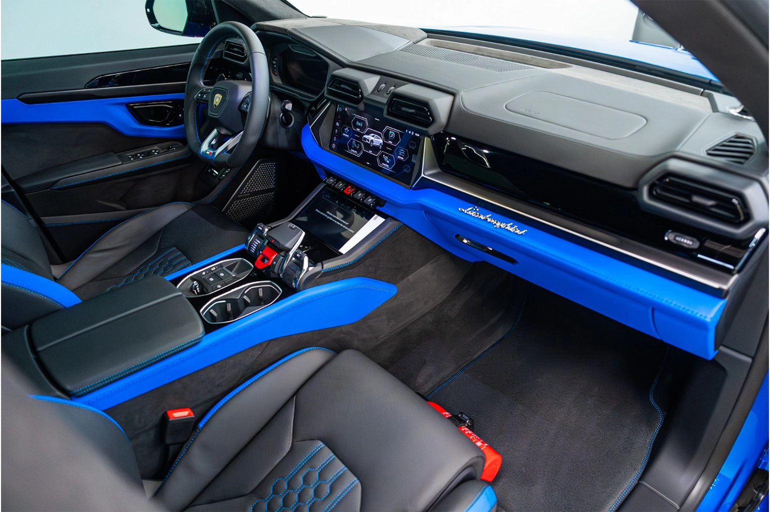 Hire 2025 Lamborghini Urus Blue in Dubai photo 3