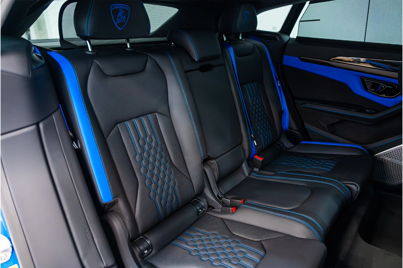 Hire 2025 Lamborghini Urus Blue in Dubai photo 5