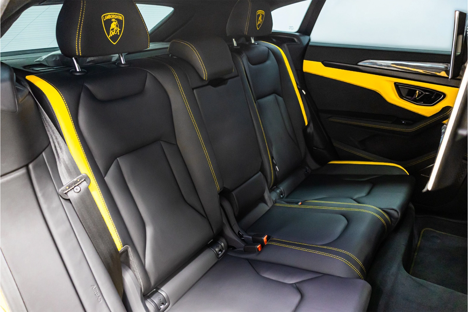 Rent a 2025 Lamborghini Urus Yellow in Dubai photo 4