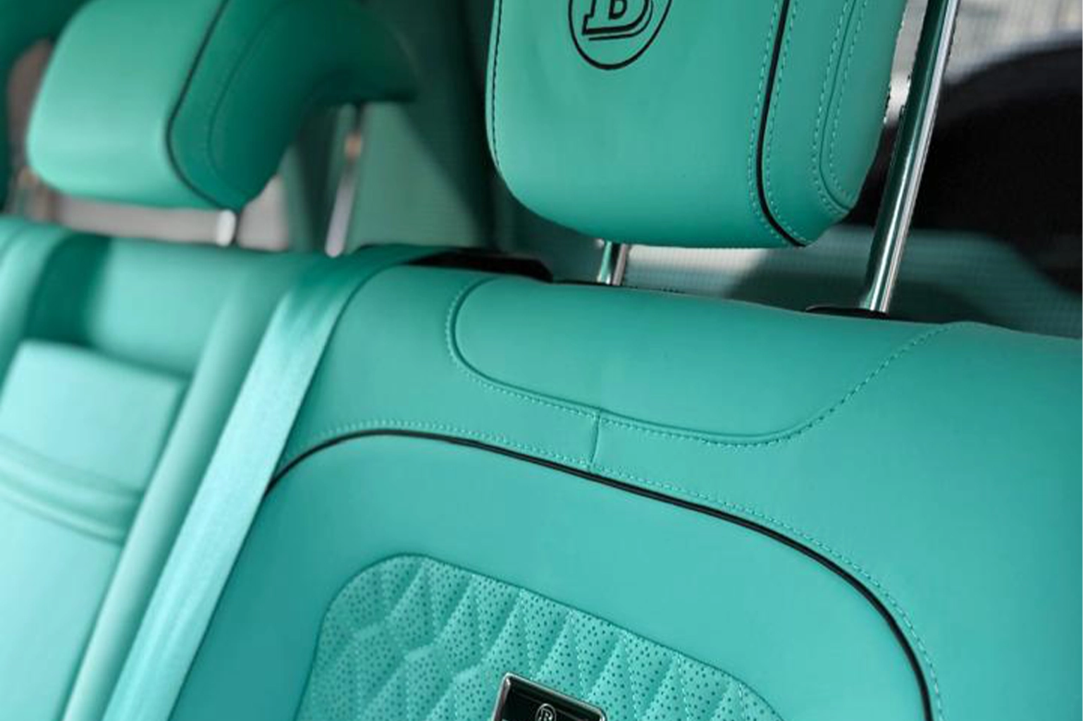 Mercedes-Benz G700 Brabus Rental in Dubai photo 3