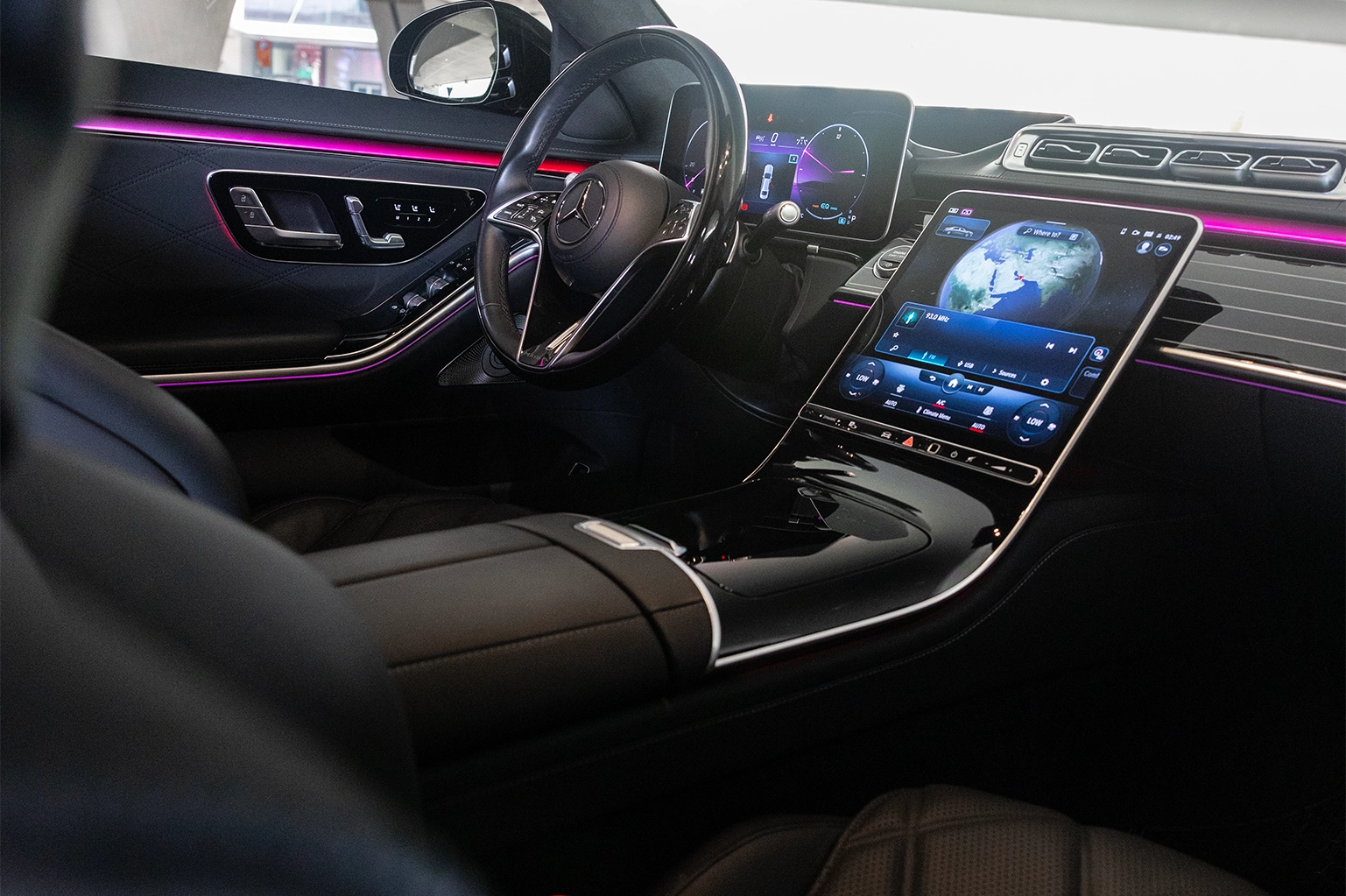 Rent Mercedes-Benz Maybach S580 in Dubai photo 4