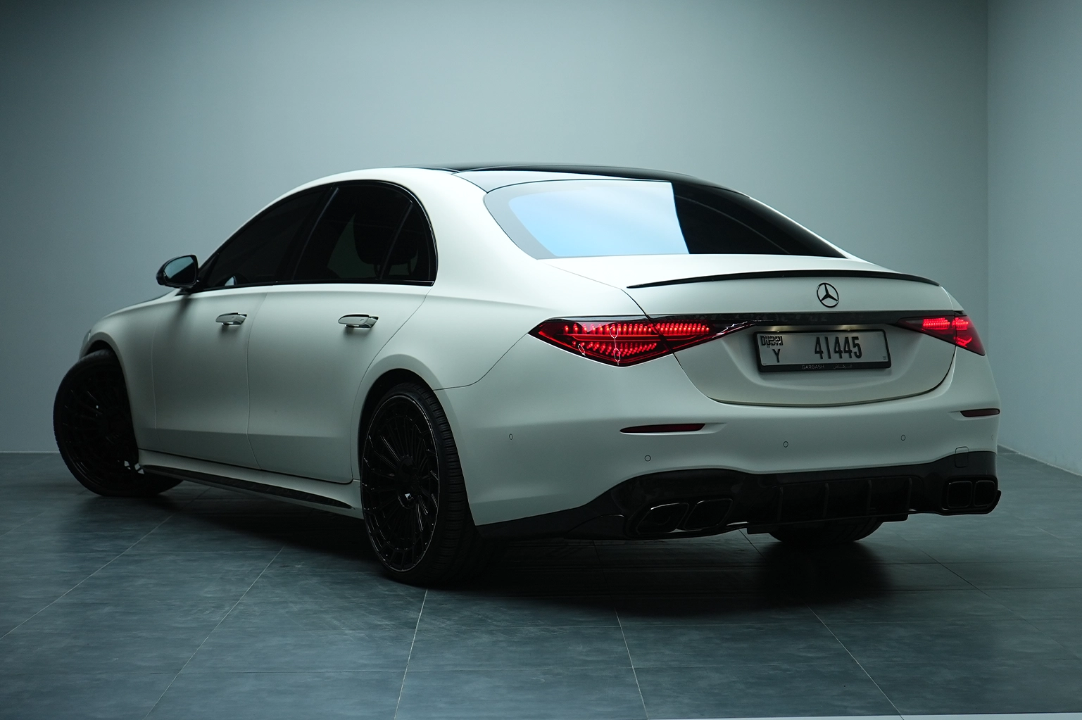 Rent a Mercedes-Benz S580 Brabus in Dubai photo 2