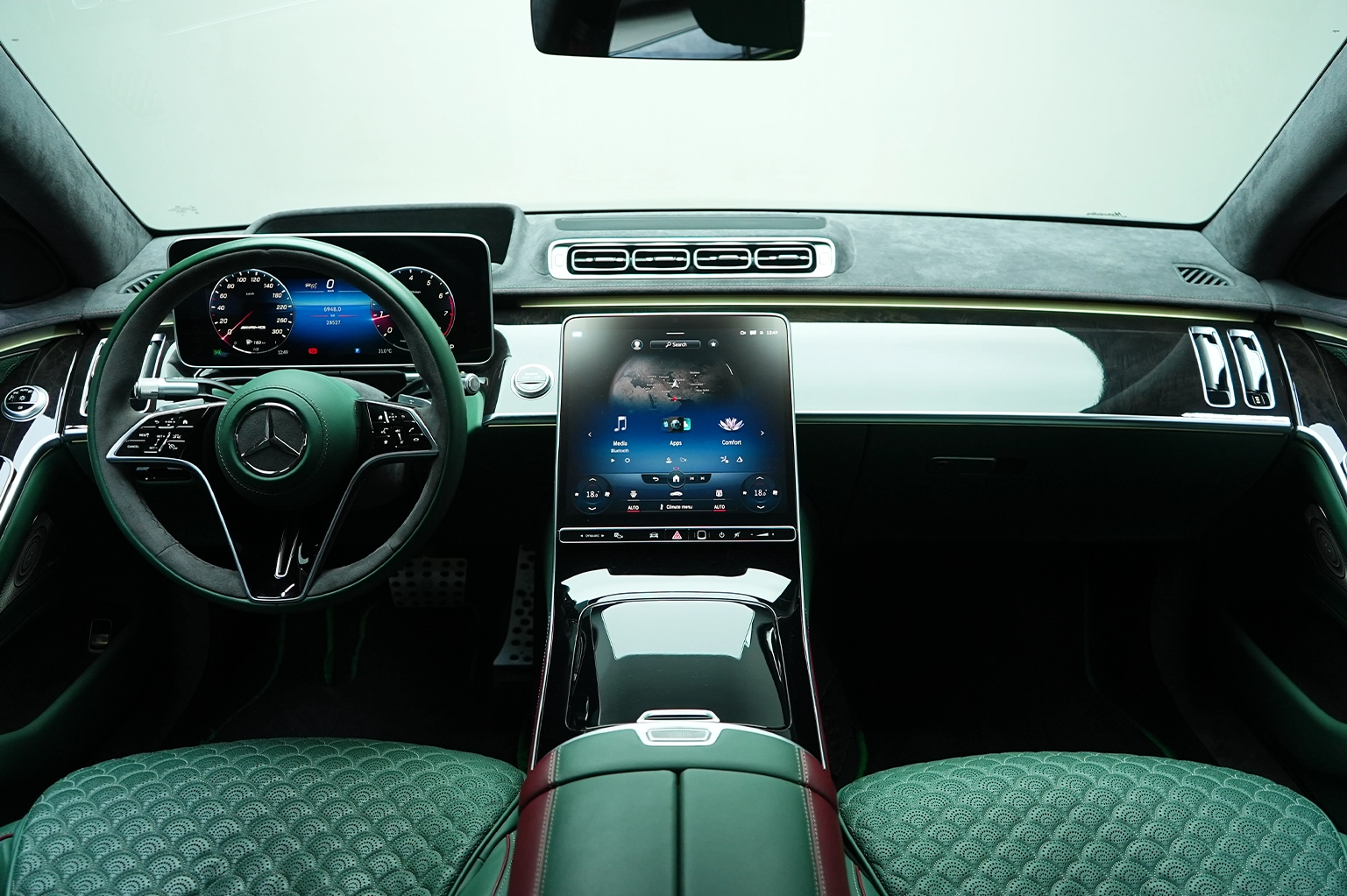 Rent a Mercedes-Benz S580 Brabus in Dubai photo 5