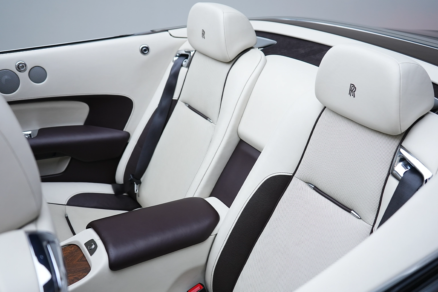Rent Rolls-Royce Dawn Green in Dubai photo 5