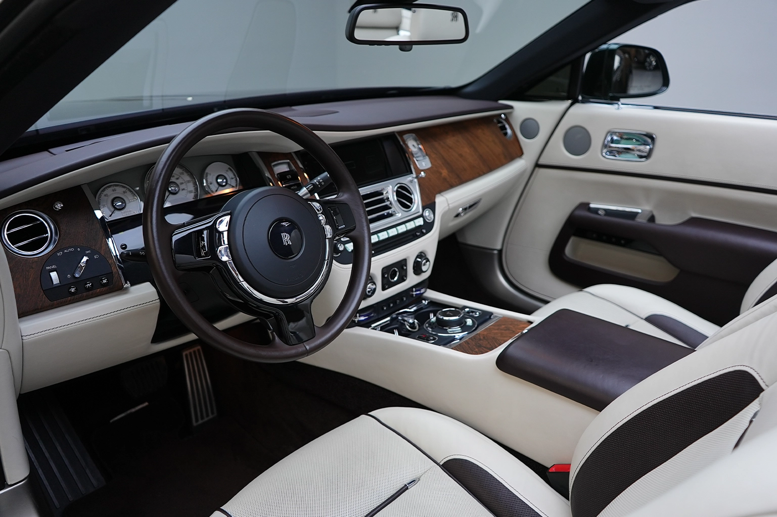 Rent Rolls-Royce Dawn Green in Dubai photo 6