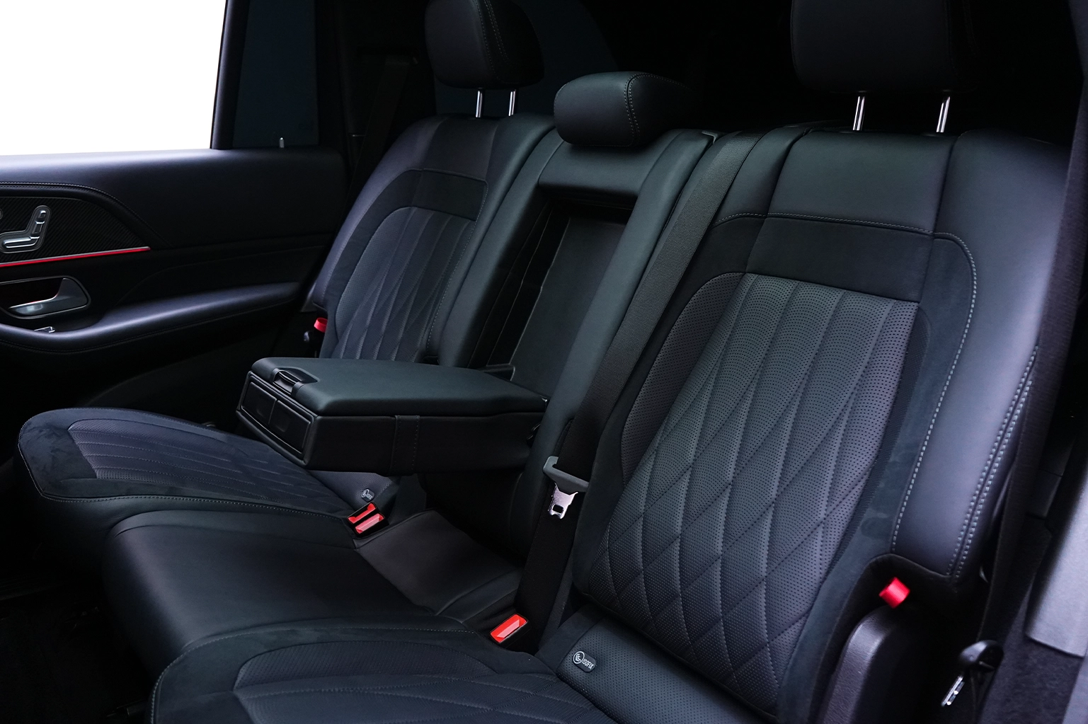 Rent a Mercedes-Benz GLS 63 AMG in Dubai photo 5