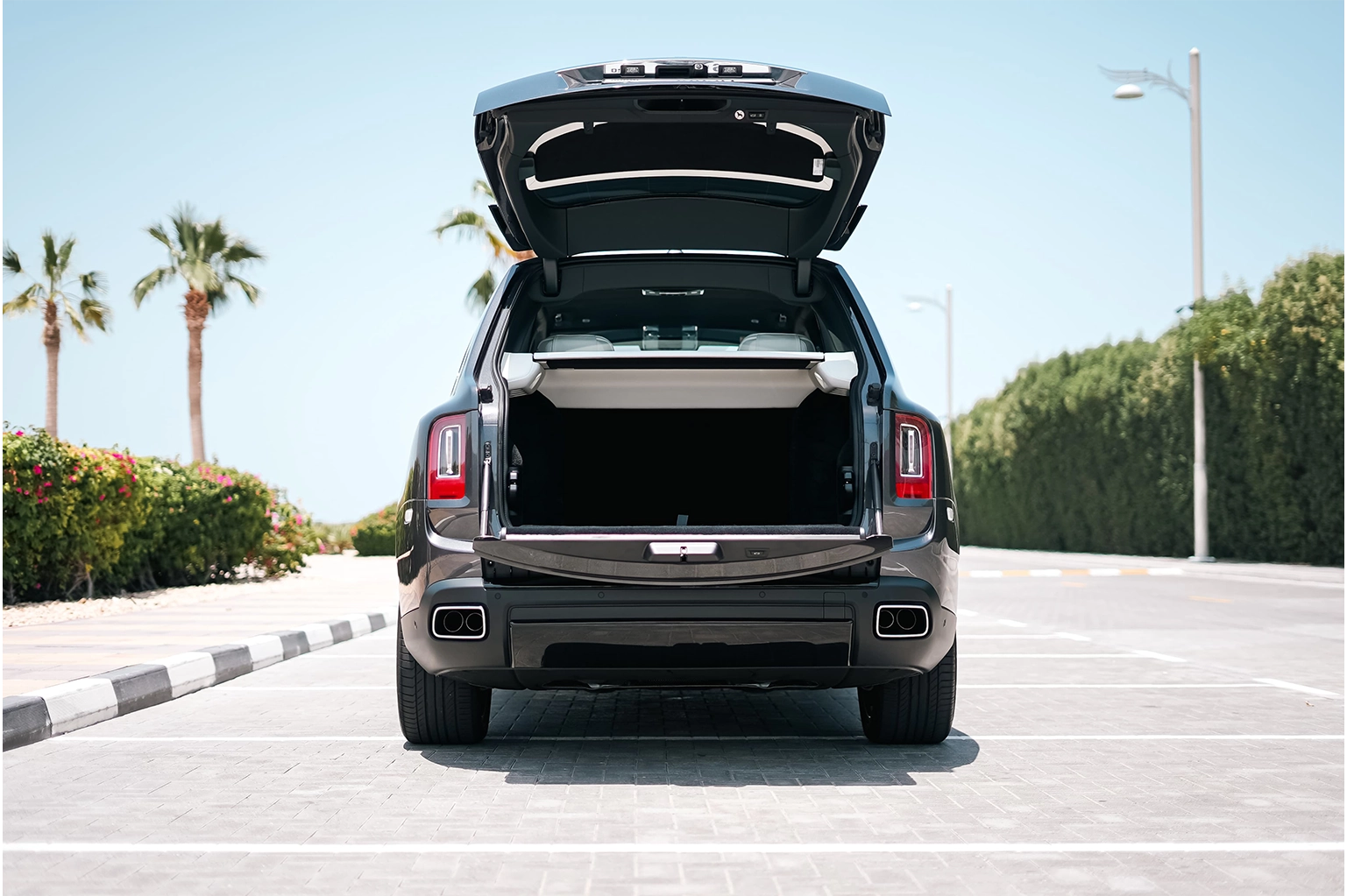 Rolls-Royce Cullinan for Rent in Dubai photo 5