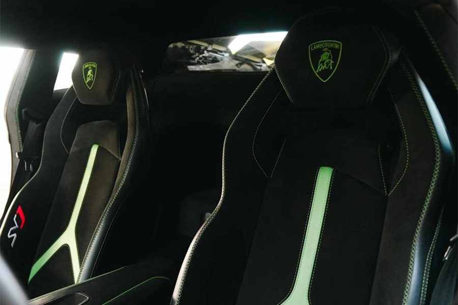 Hire Lamborghini Aventador SVJ Yellow in Dubai photo 5