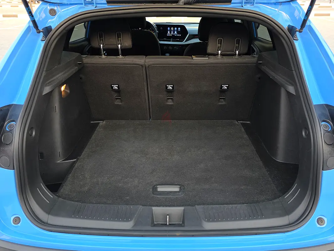 2024 Chevrolet Trax for Rent in Al Mamzar Front (Blue) photo 6