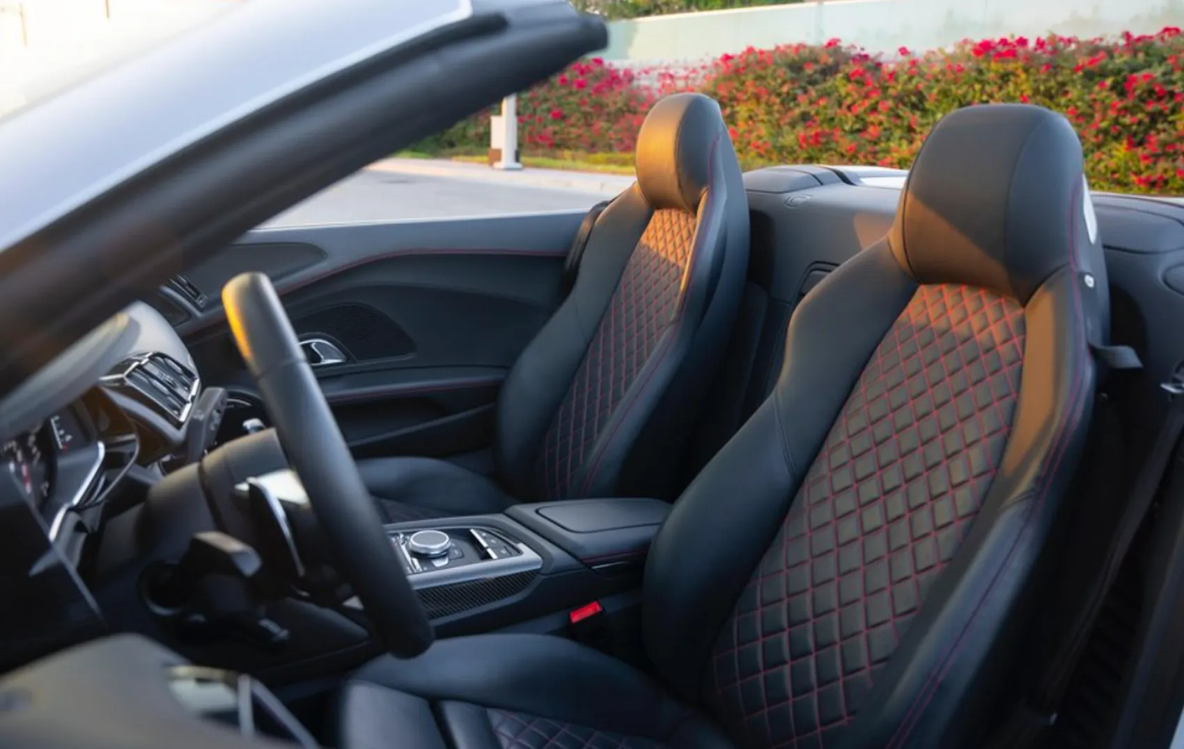 Rent an Audi R8 Spyder White in Dubai photo 2
