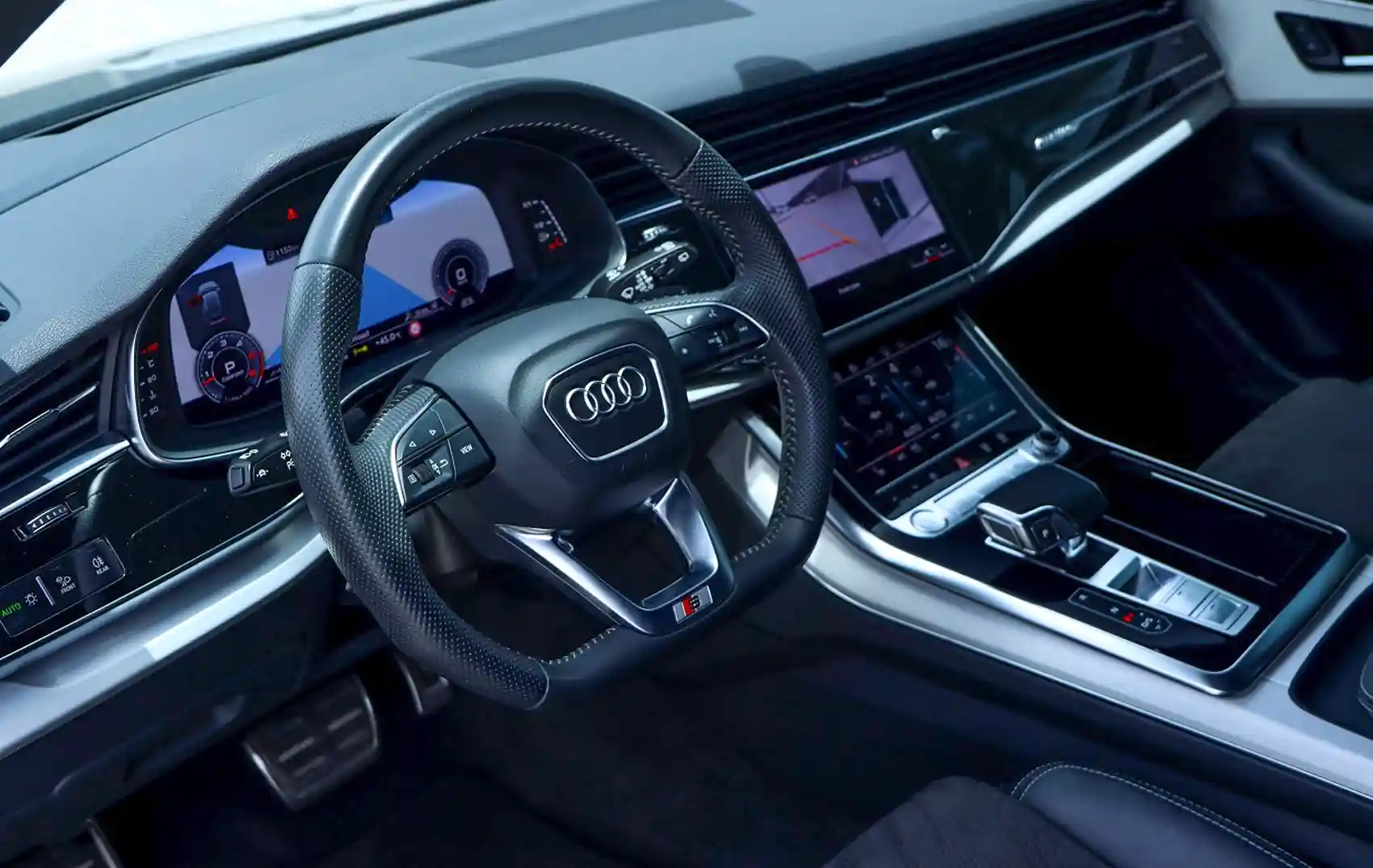 Rent Audi Q8 Blue in Dubai photo 4