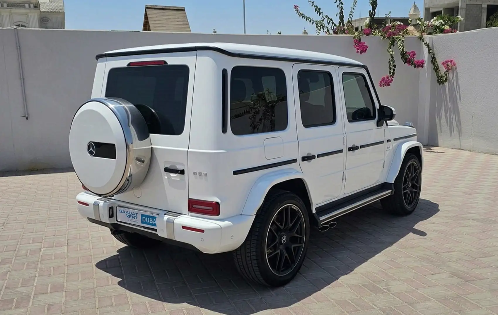 Mercedes-Benz G63 AMG White Rental in Dubai photo 2