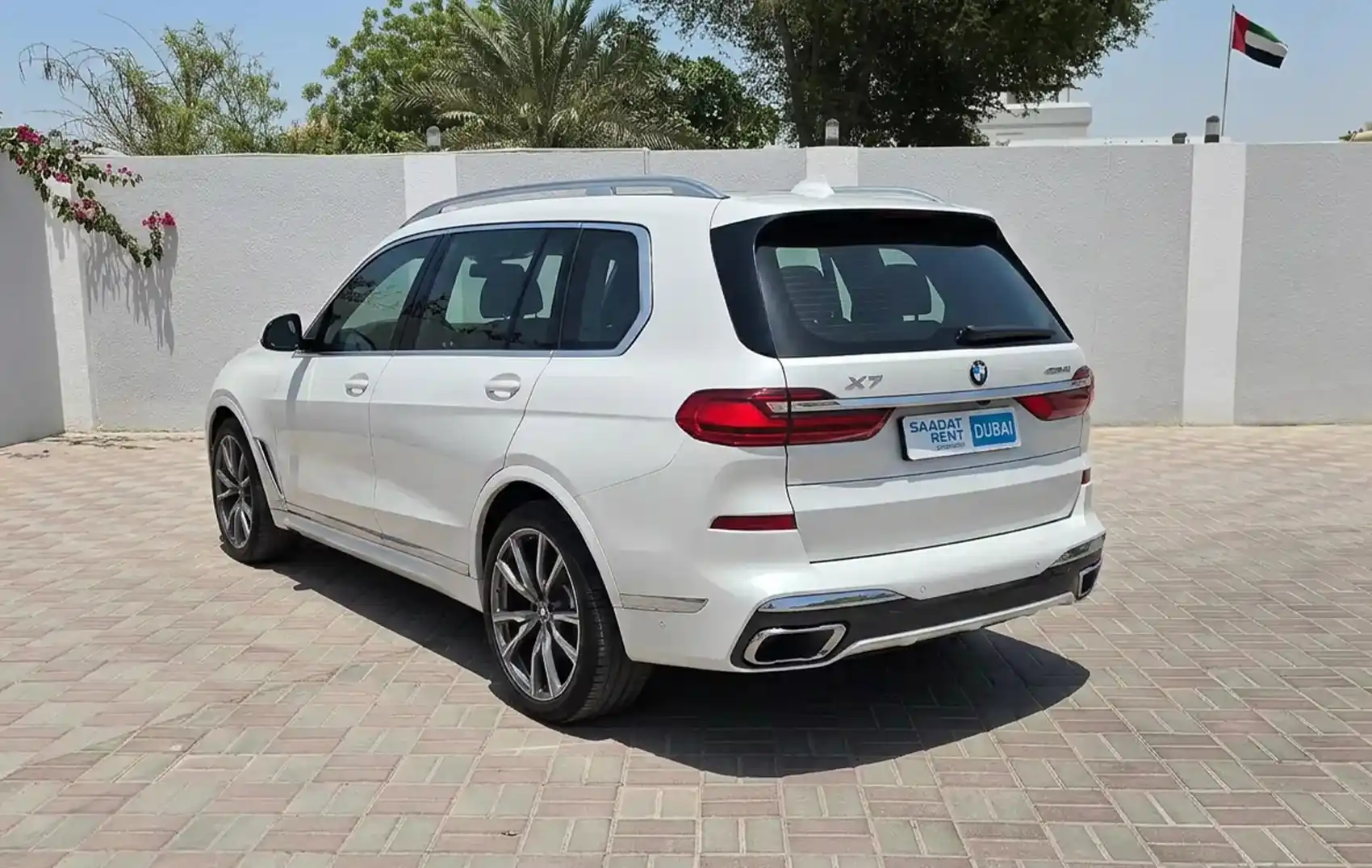 Hire BMW X7 White in Dubai photo 2