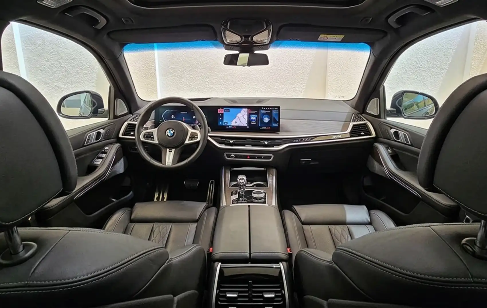 Hire BMW X7 White in Dubai photo 5