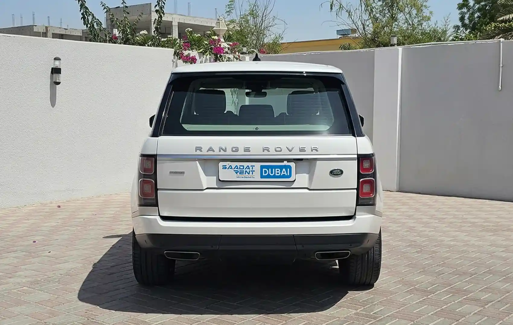Land Rover Range Rover Vogue White Rental in Dubai photo 3
