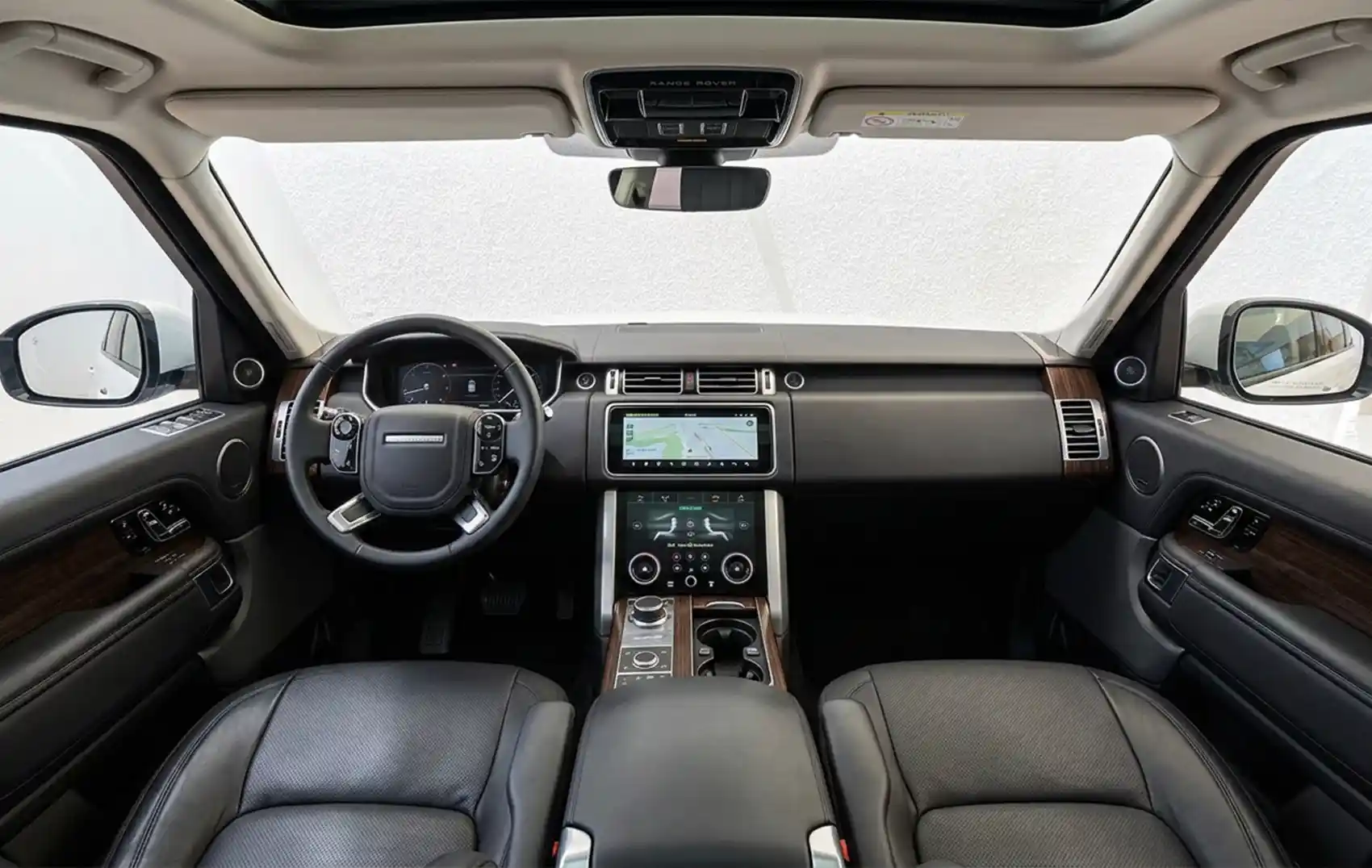 Land Rover Range Rover Vogue White Rental in Dubai photo 4