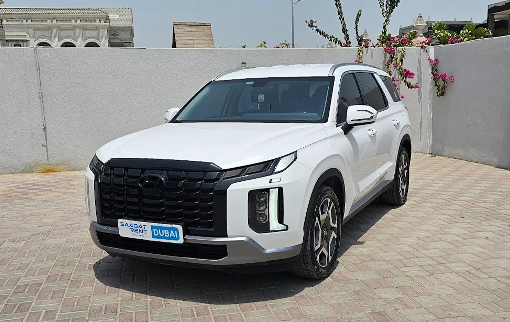Rent 2025 Hyundai Palisade White in Abu Dhabi photo 2