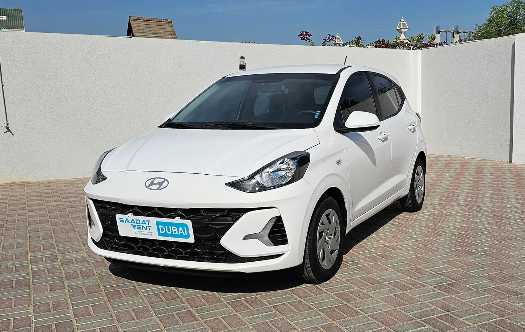 Hire 2025 Hyundai i10 White in Abu Dhabi photo 2