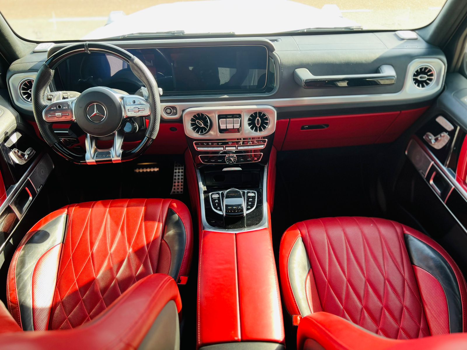 2022 Mercedes-Benz G63 AMG White for Rent in Dubai photo 3