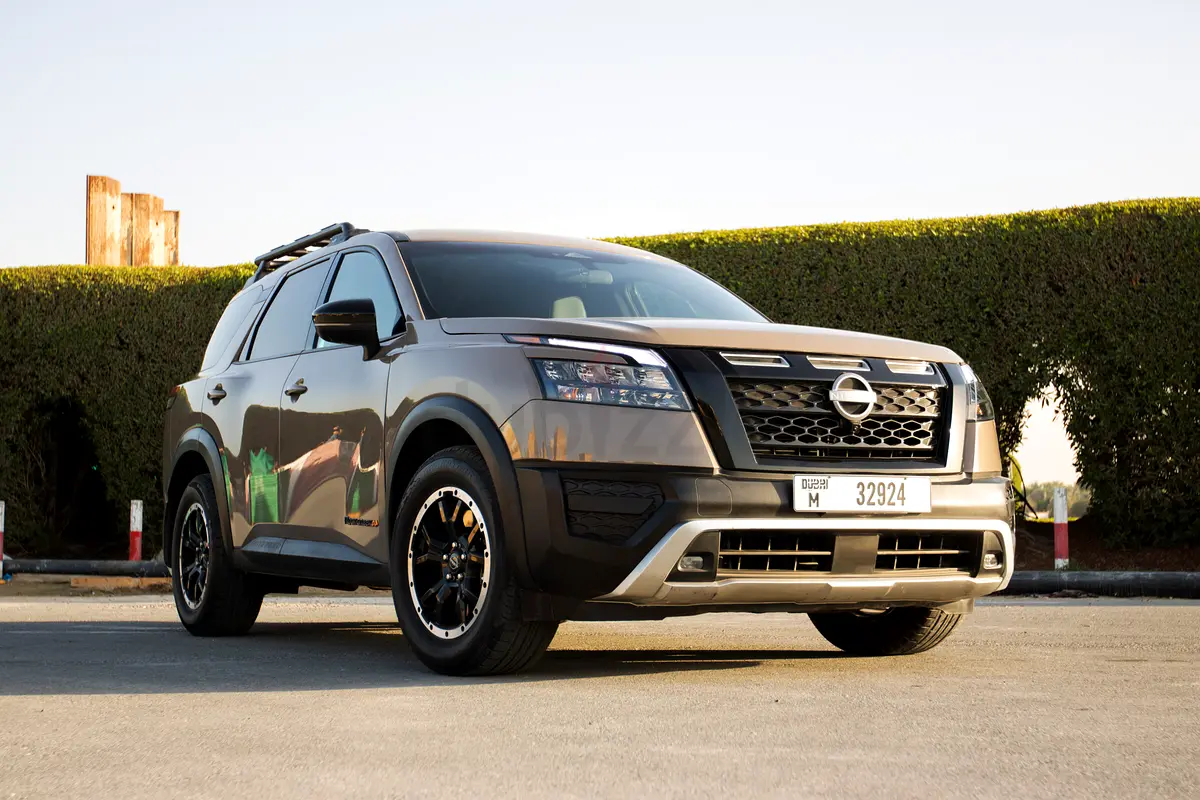 Rent 2024 Nissan Pathfinder in Al Quoz 4 photo 8