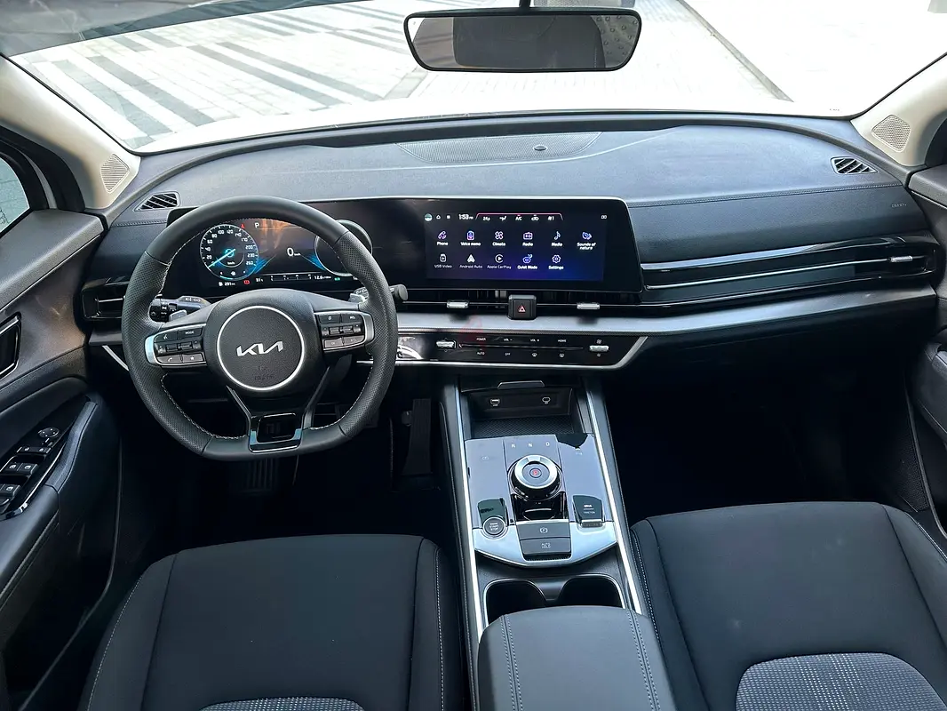 2025 Kia Sportage for Rent in Hor Al Anz photo 2