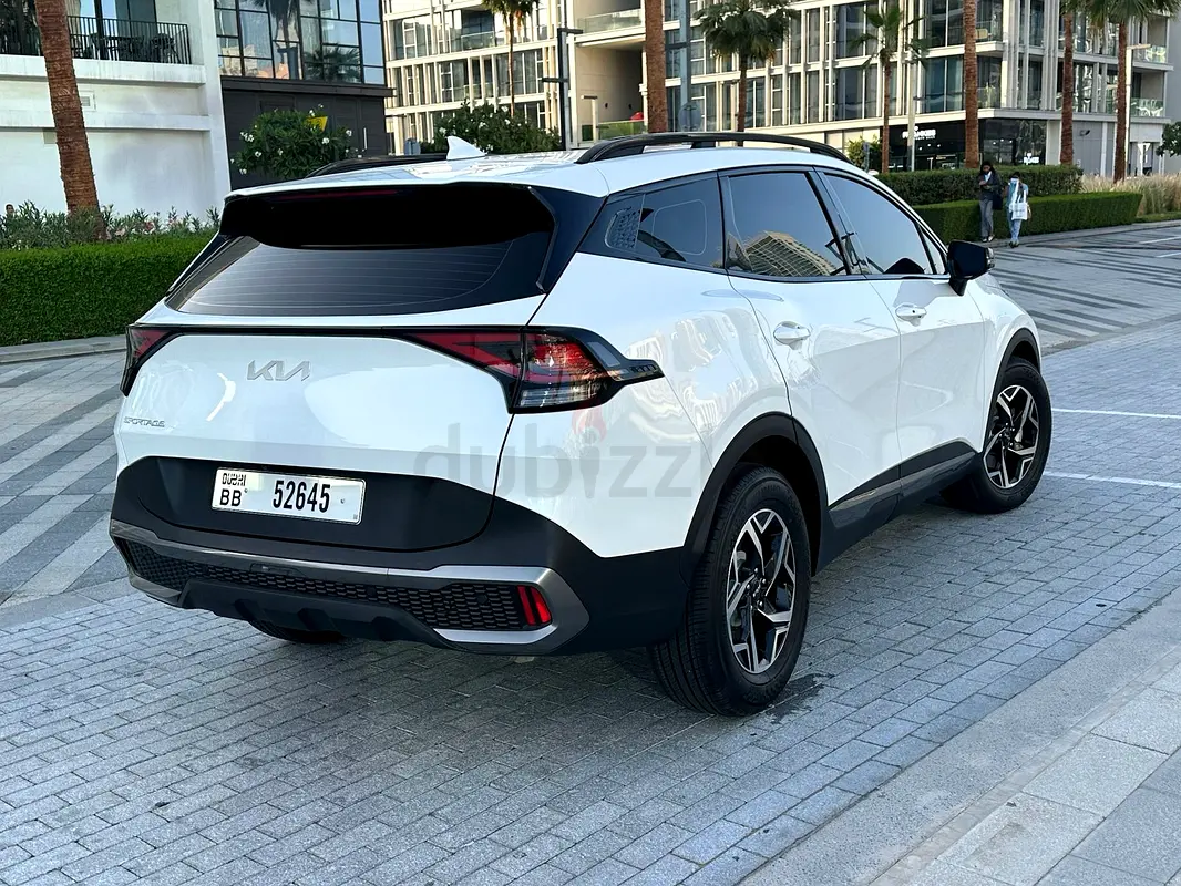 2025 Kia Sportage for Rent in Hor Al Anz photo 7