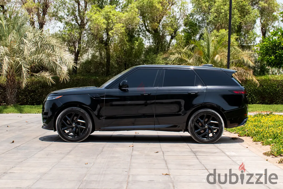 2023 Land Rover Range Rover Sport for Rent in Palm Jumeirah photo 5