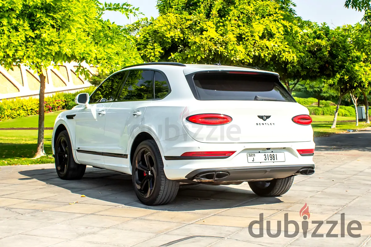 2021 Bentley Bentayga for Rent in Palm Jumeirah photo 4