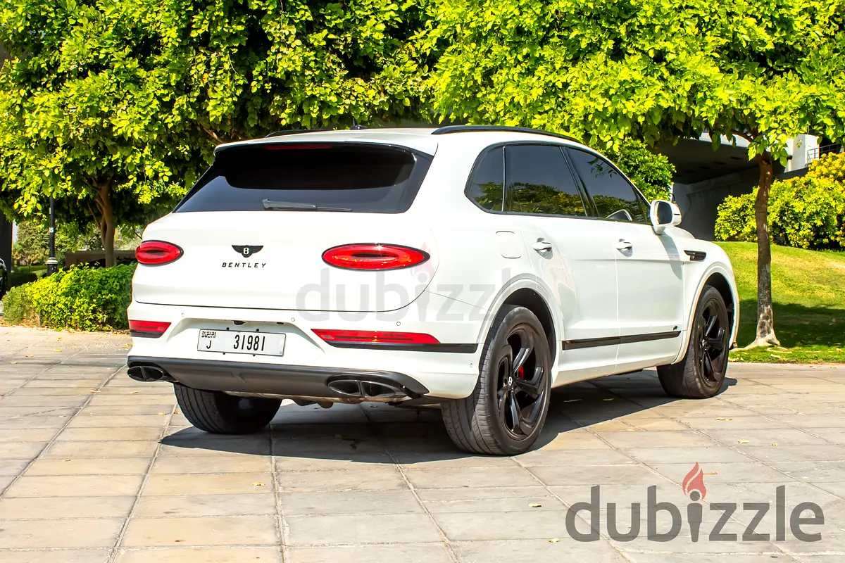 2021 Bentley Bentayga for Rent in Palm Jumeirah photo 5