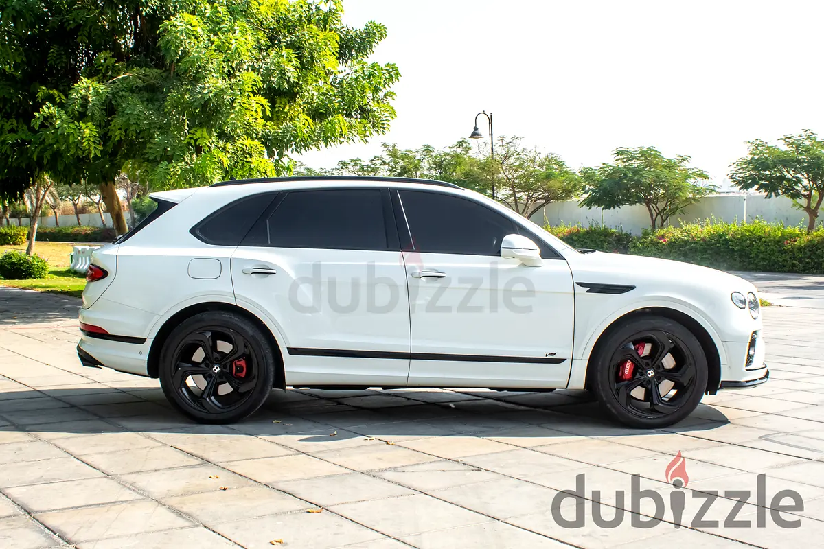 2021 Bentley Bentayga for Rent in Palm Jumeirah photo 7