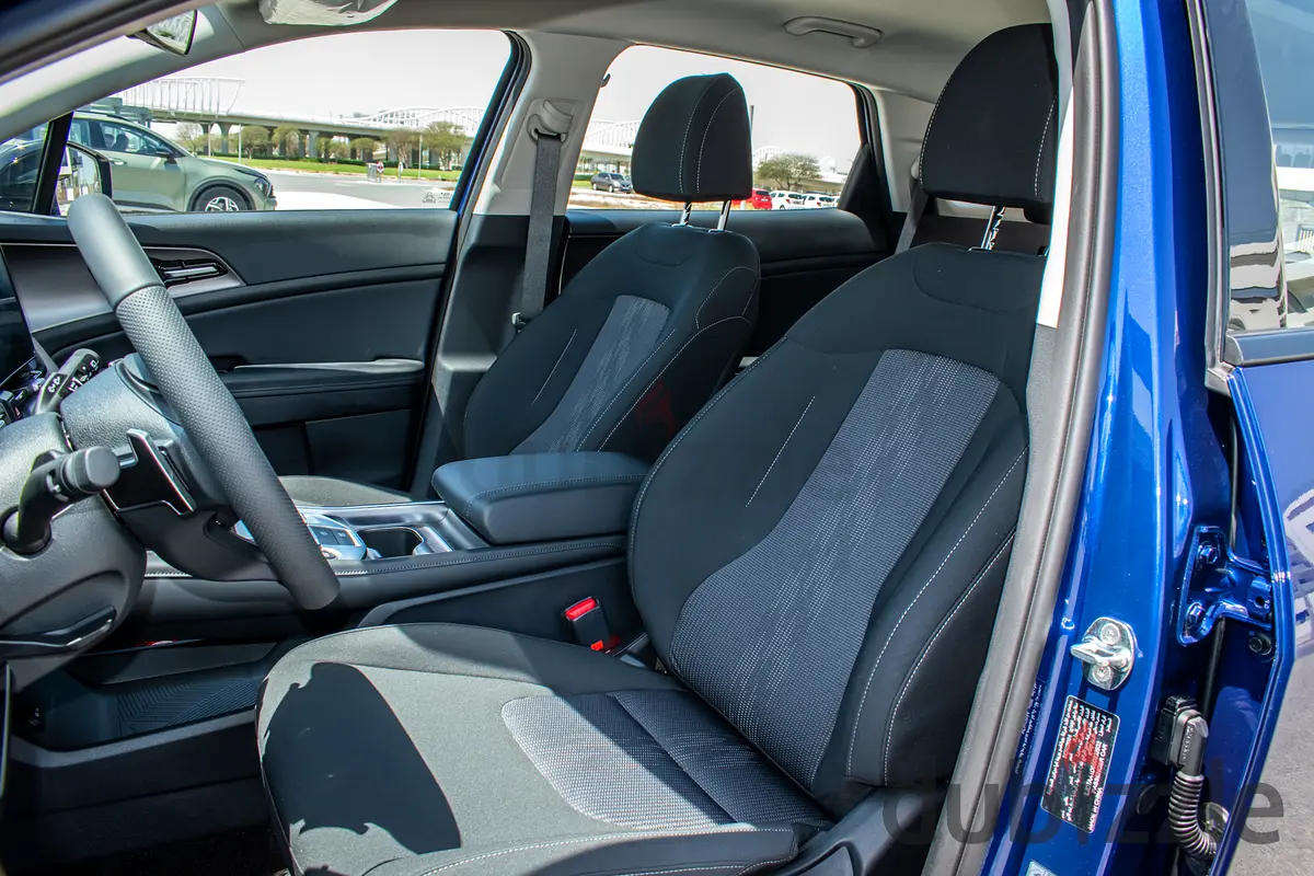 2025 Kia Sportage for Rent in Al Quoz Industrial Area 2 photo 6