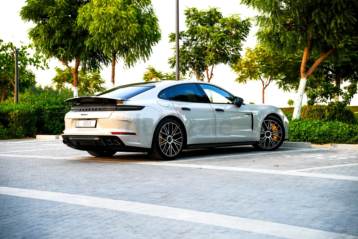 2025 Porsche Panamera for Rent in Al Barsha 1 photo 4