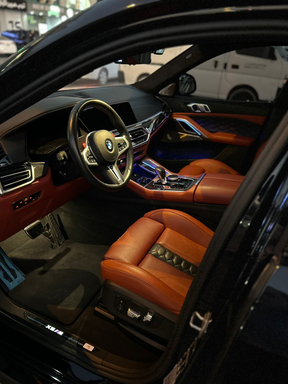 Rent 2023 BMW X6 Black in Dubai photo 5