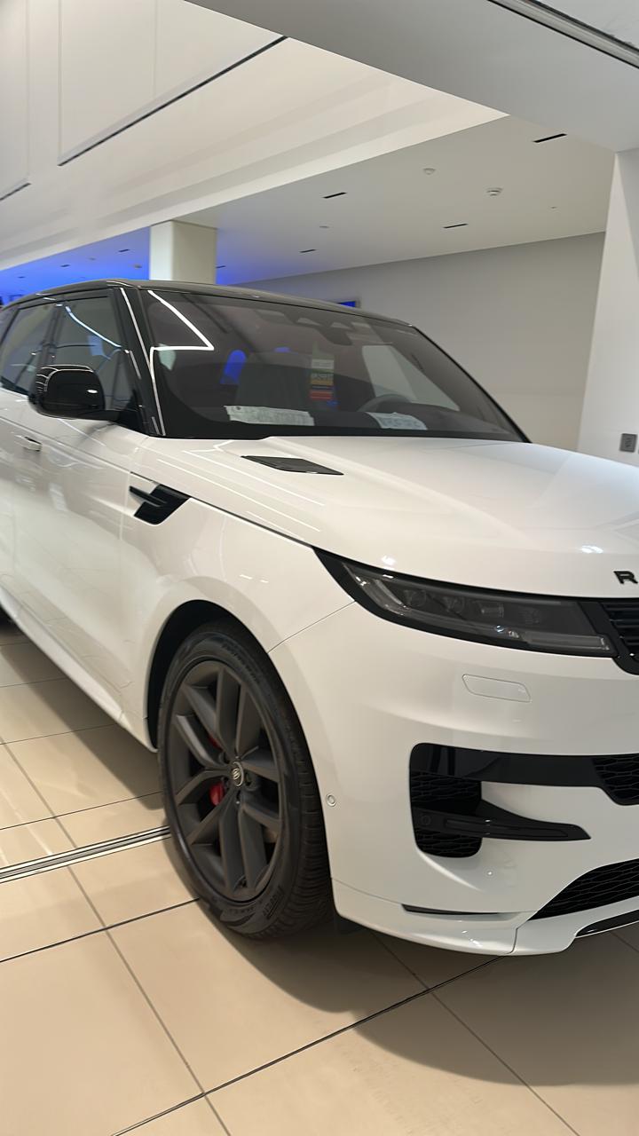2024 Land Rover Range Rover Sport White for Rent in Dubai photo 2