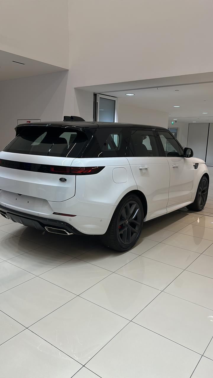 2024 Land Rover Range Rover Sport White for Rent in Dubai photo 5