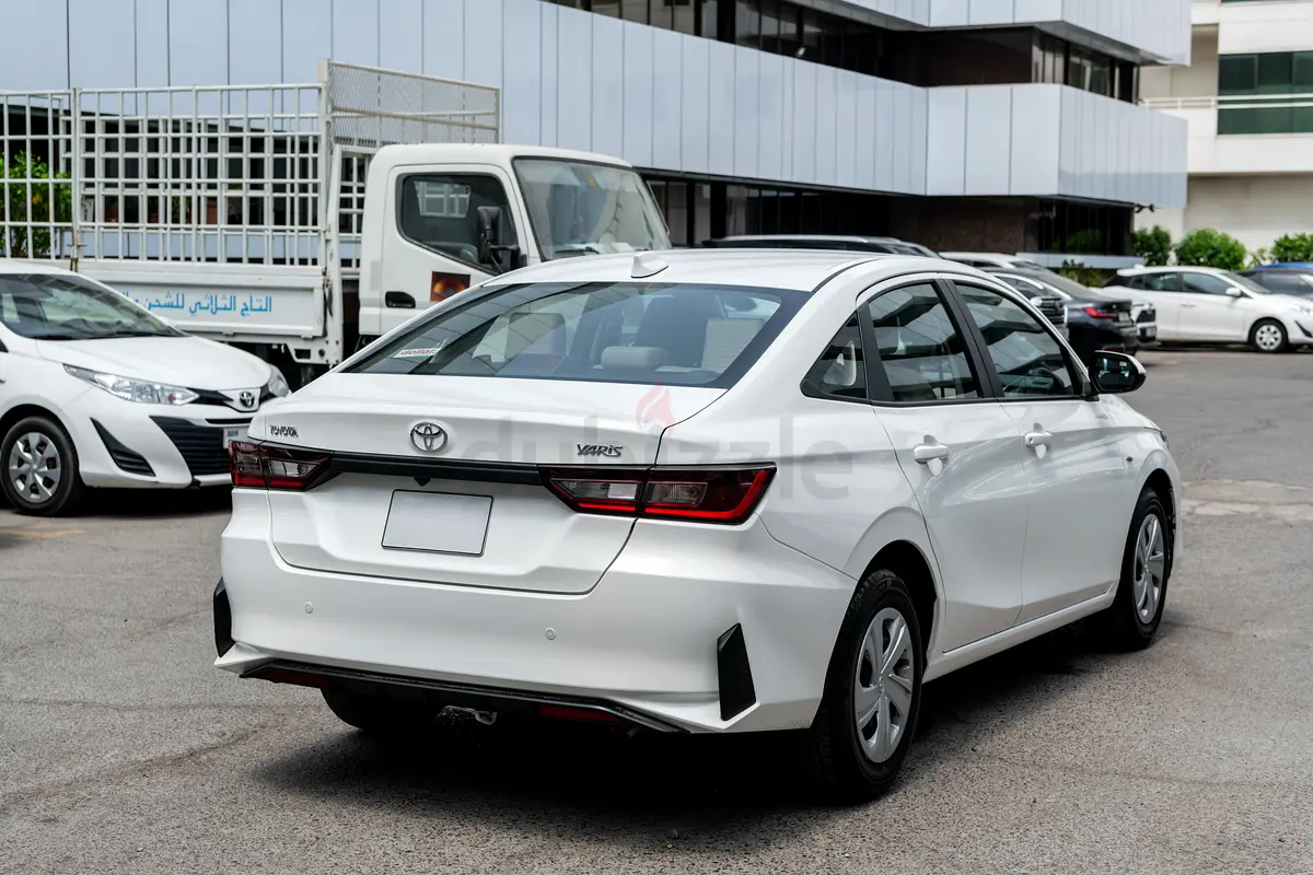 Hire 2024 Toyota Yaris in Al Quoz 1 photo 4