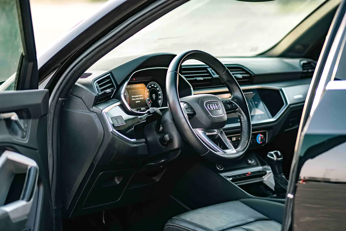 2023 Audi Q3 for Rent in Al Quoz 4 photo 9