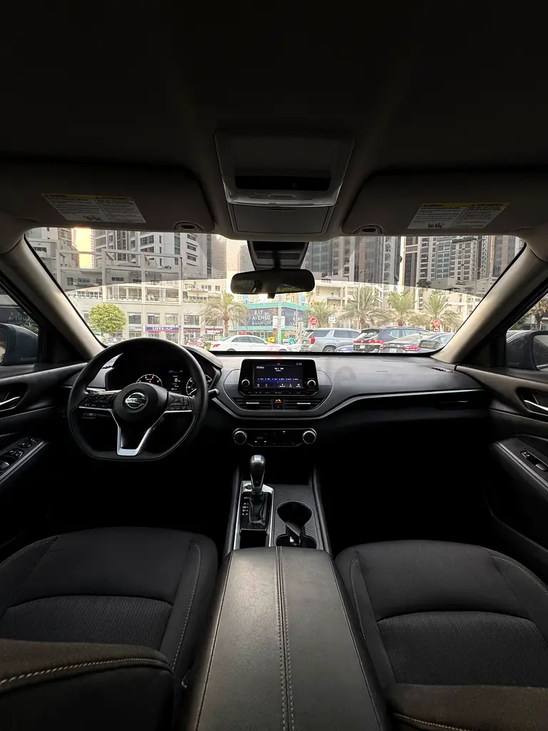 2023 Nissan Altima for Rent in Business Bay photo 4