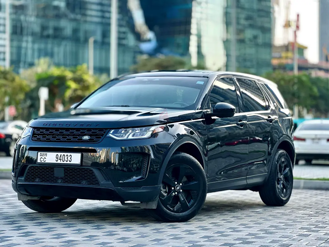 Rent 2023 Land Rover Discovery in Business Bay photo 7