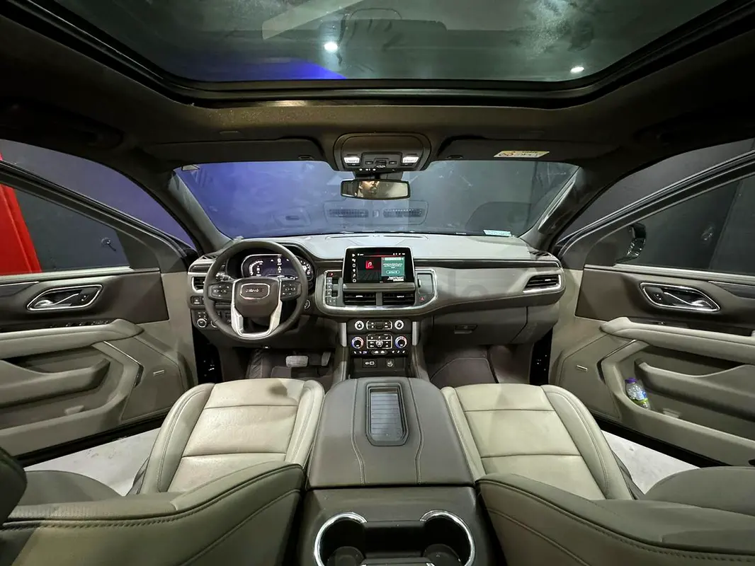 Hire 2024 GMC Yukon in Al Quoz 4 photo 5