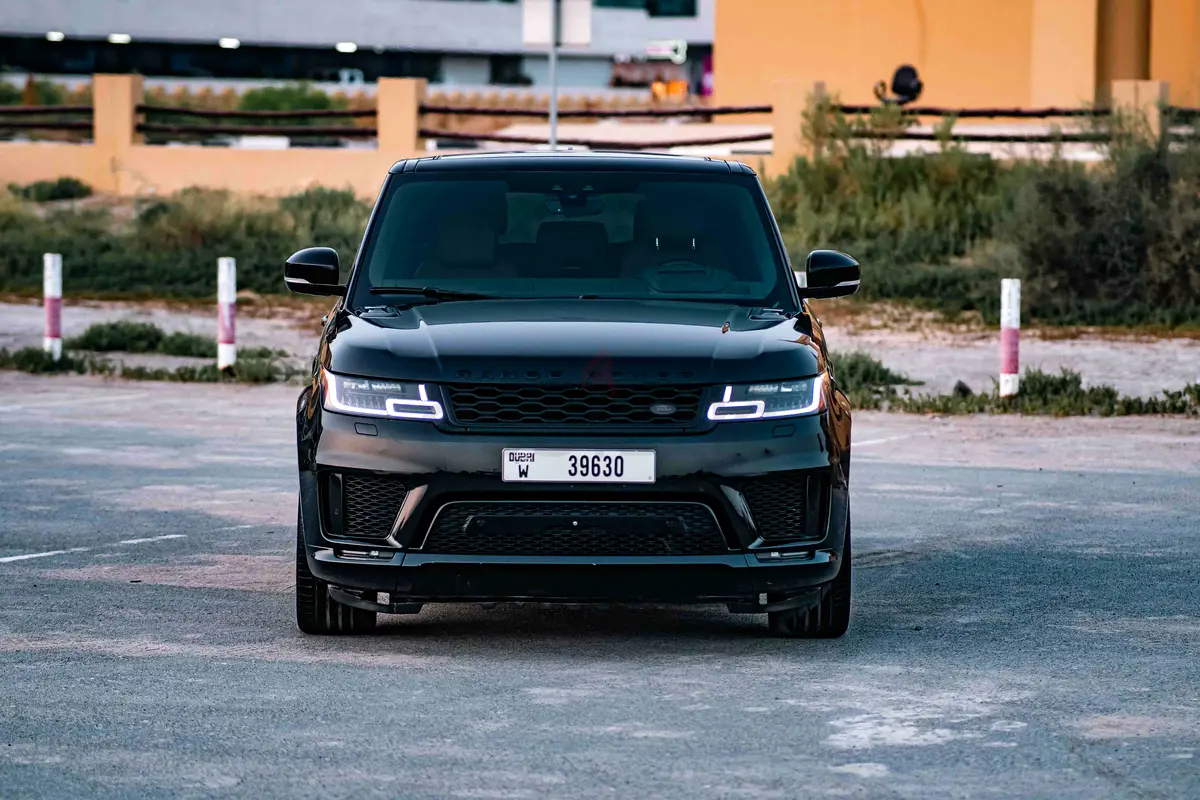 Hire 2022 Land Rover Range Rover Sport in Al Quoz 4 photo 3