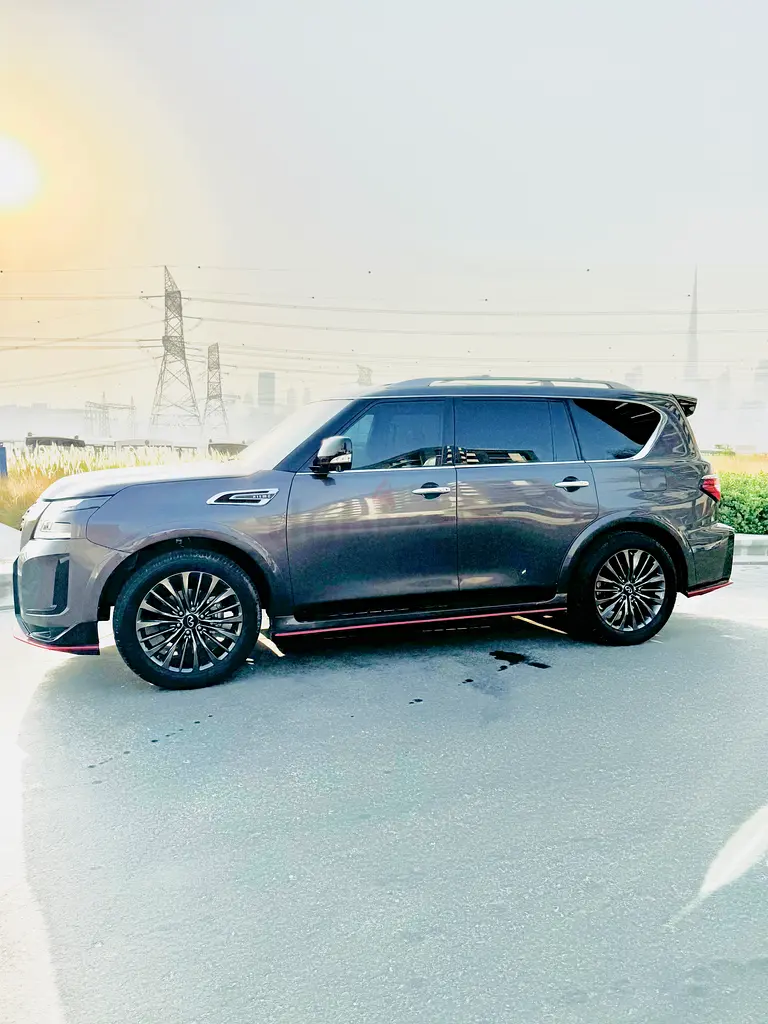 2024 Nissan Patrol for Rent in Oud Metha photo 4