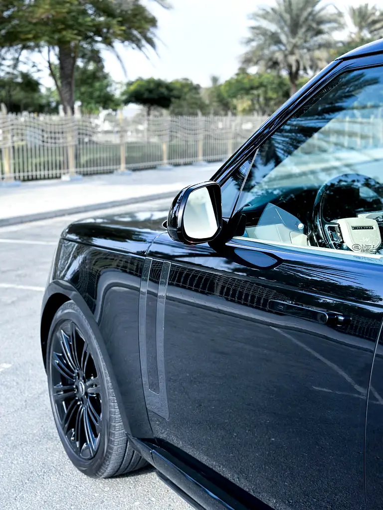 2025 Land Rover Range Rover Rental in Al Barsha 1 photo 7