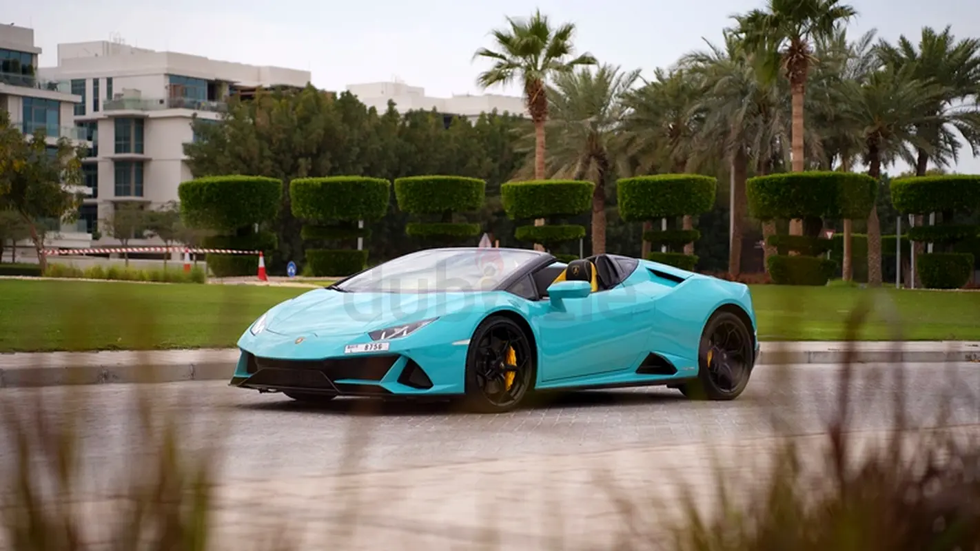 2023 Lamborghini Huracan for Rent in Business Bay photo 7