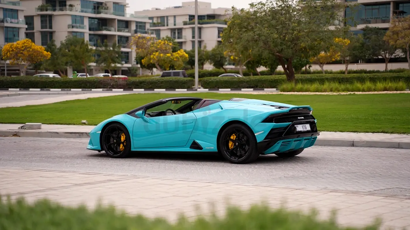 2023 Lamborghini Huracan for Rent in Business Bay photo 8
