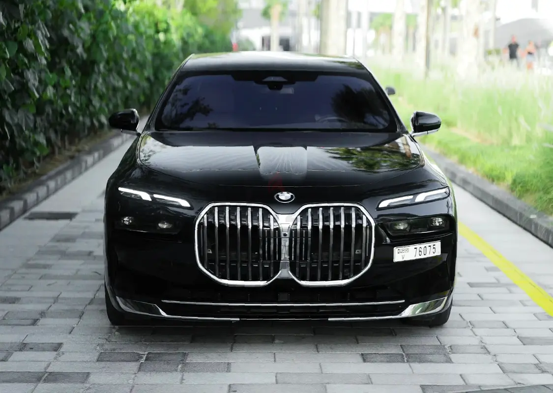 Rent 2023 BMW 7-Series in Al Quoz 4 photo 5