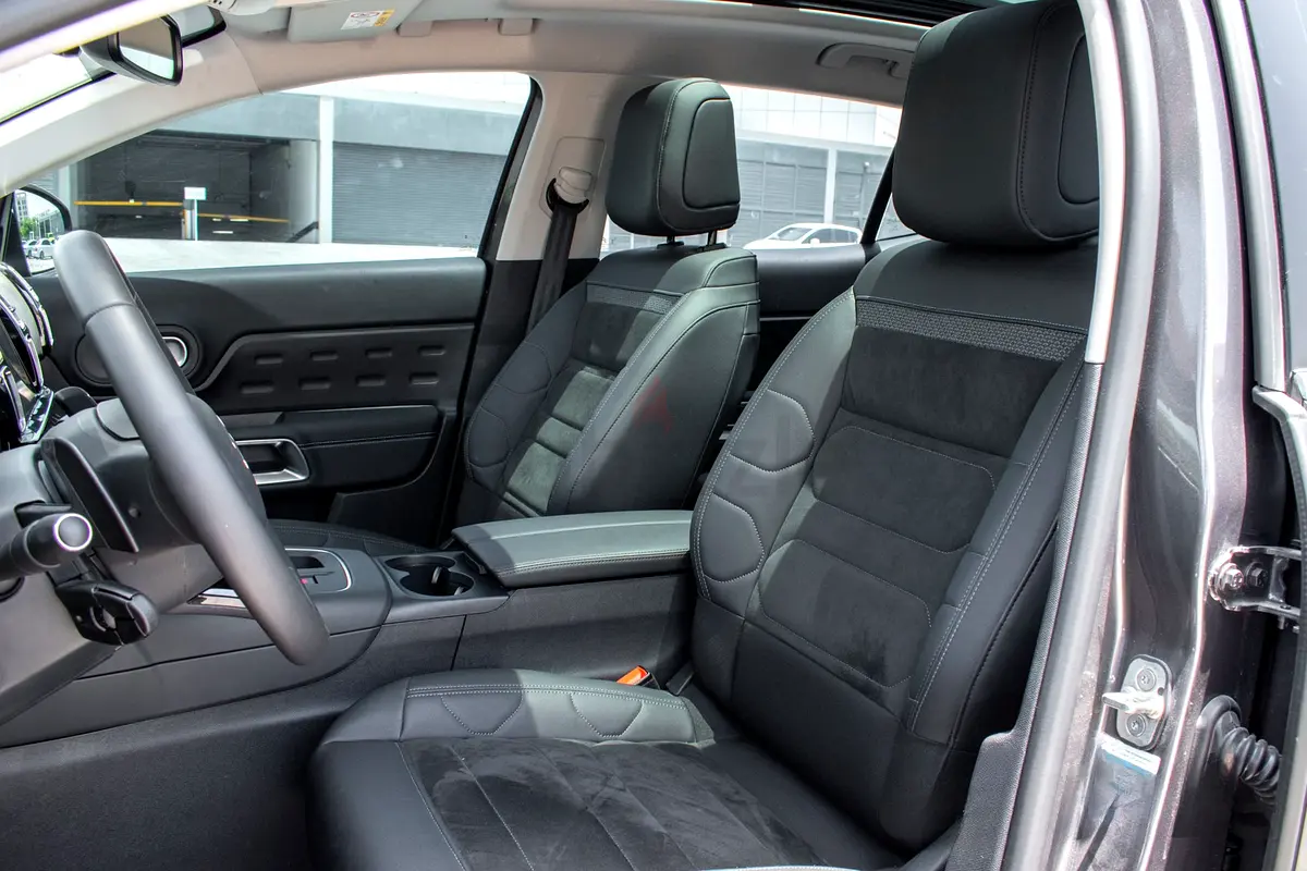 2025 Citroen C5 for Rent in Business Bay photo 10