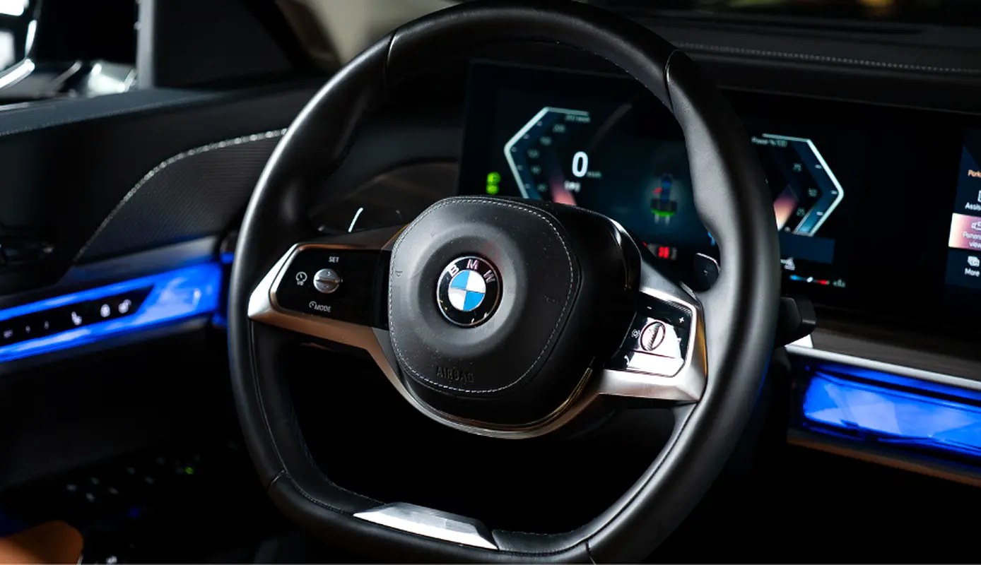 2025 BMW 7-Series for Rent in Al Quoz Industrial Area 3 photo 8
