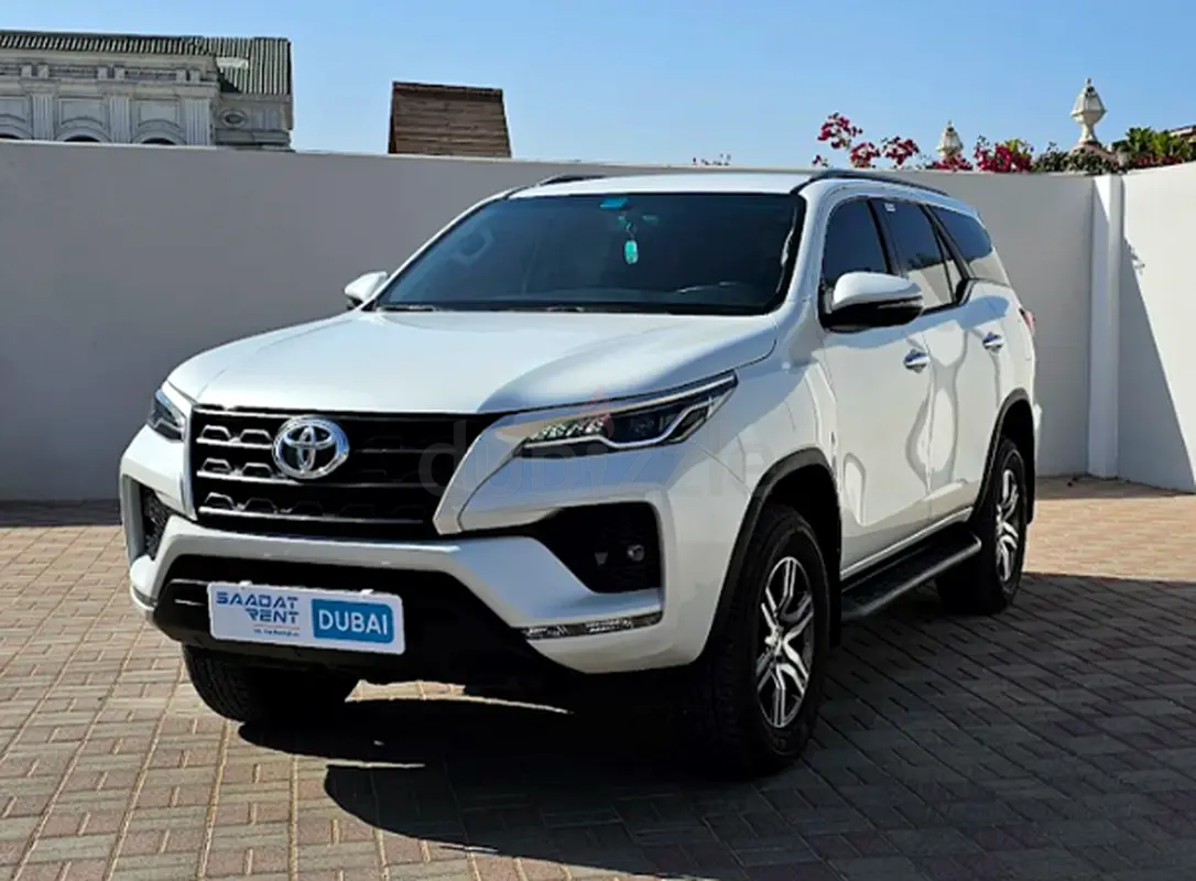 2025 Toyota Fortuner for Rent in Al Rashidiya (White, Automatic, 7 Seater, AL ROOYA) photo 6