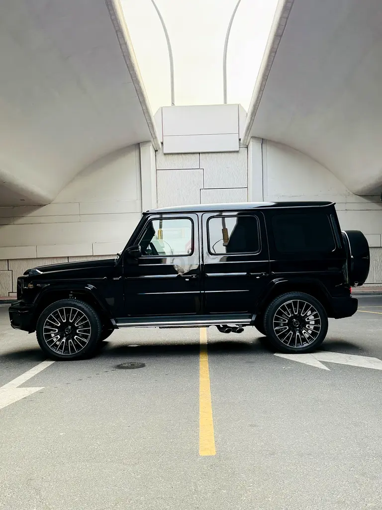 2025 Mercedes-Benz G-Class for Rent in Business Bay (Black, Automatic, 5 Seater, GT4 A) photo 2
